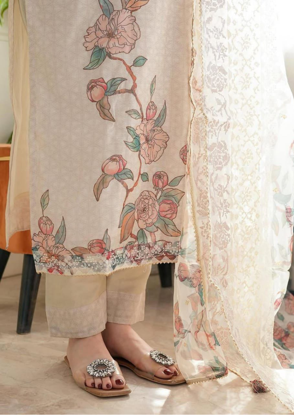 Off-White Elegant Printed Lilan Cotton Suit Set